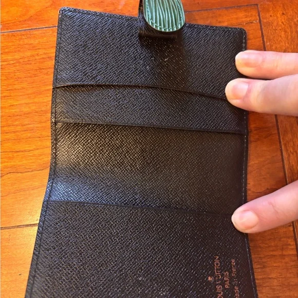 Louis Vuitton Monogram EPI Leather Wallet Green Quiet Luxury Travel Organizer - Picture 4 of 7